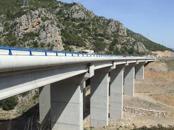 Amud en infraestructura vial
