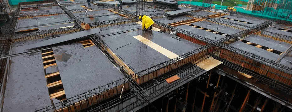 Uso de encofrado fenolico en obra