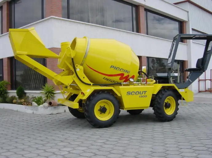 Autohormigonera con mando hidráulico